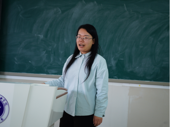 从“不会用”到“善用”——经济管理学院完成全院教师AI能力首轮培训